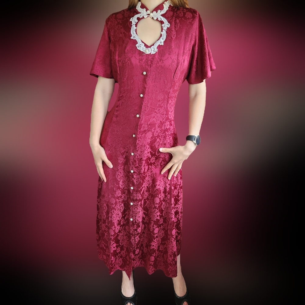 Miss Dorby Lace Dress with Keyhole Detail